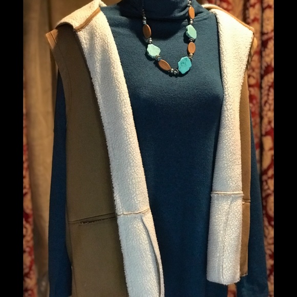 Faux Suede & shearing vest, Jones NY - Picture 2 of 7